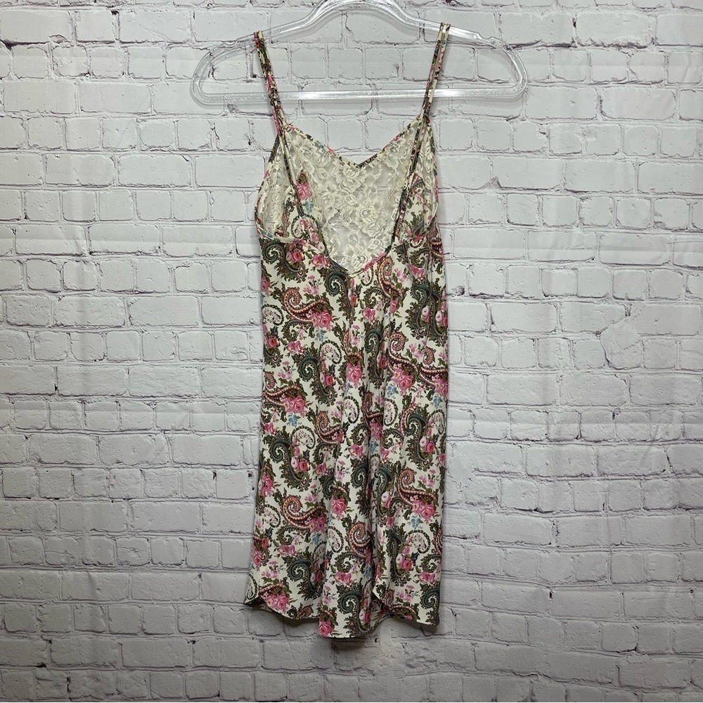 Vintage Victoria’s Secret Gold Label Paisley Chemise size XS - Picture 2 of 11